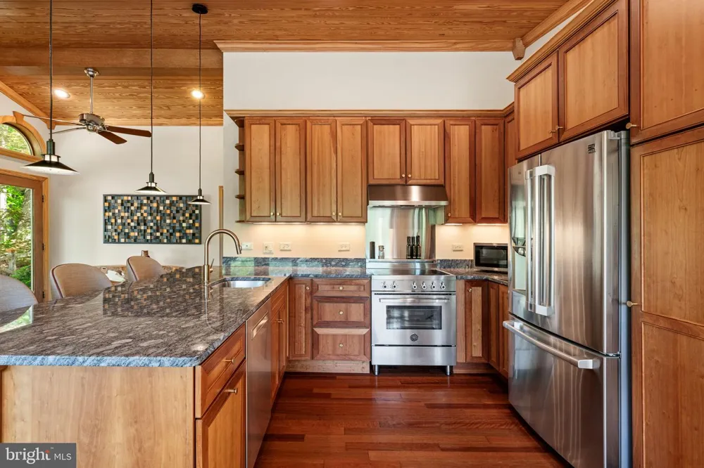 8255 SUNDERMAN PLACE Manassas, VA 20112