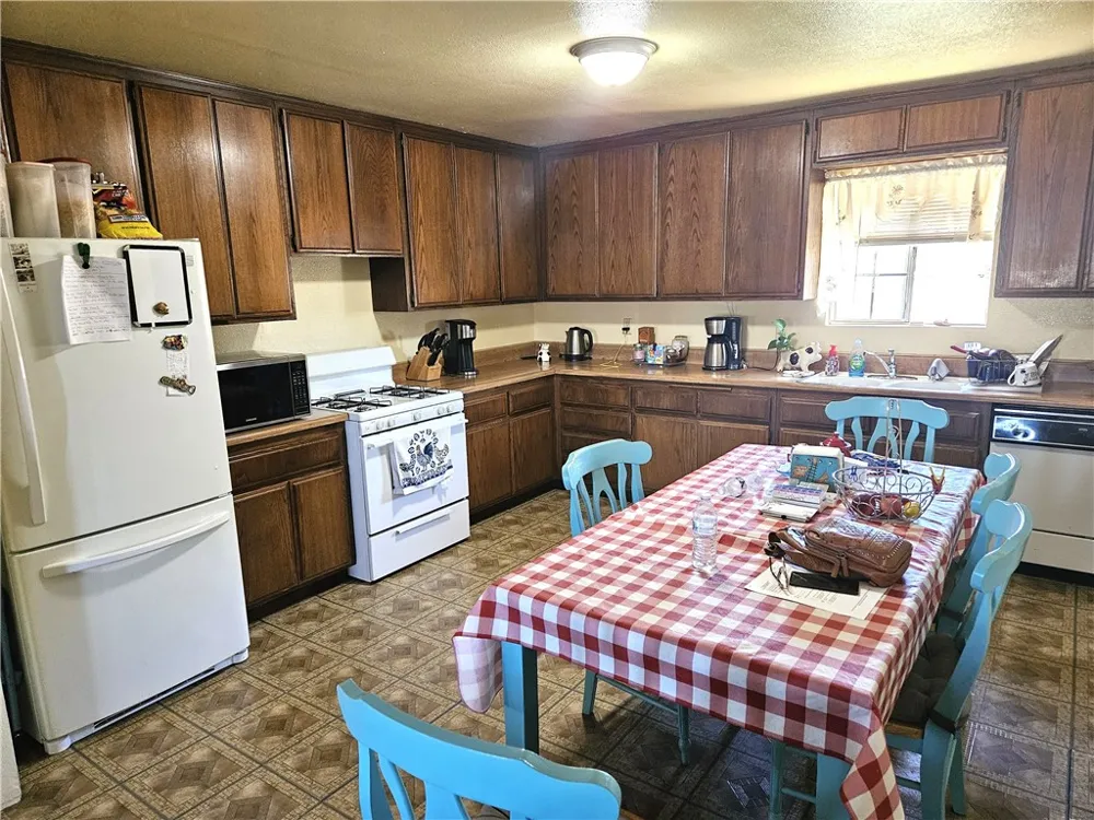 32240 Simpson Road Winchester, CA 92596