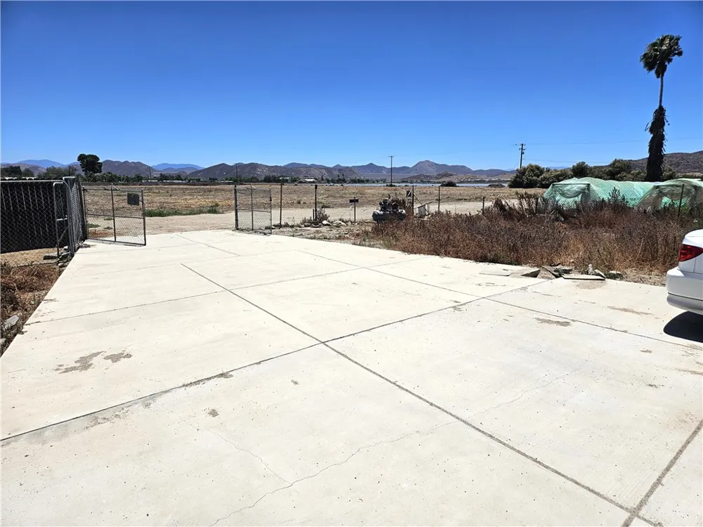 32240 Simpson Road Winchester, CA 92596