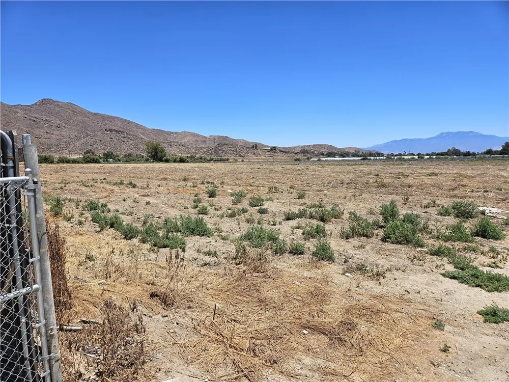 32240 Simpson Road Winchester, CA 92596