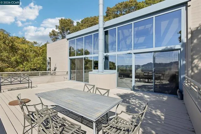 319 Tappan Terrace Orinda, CA 94563