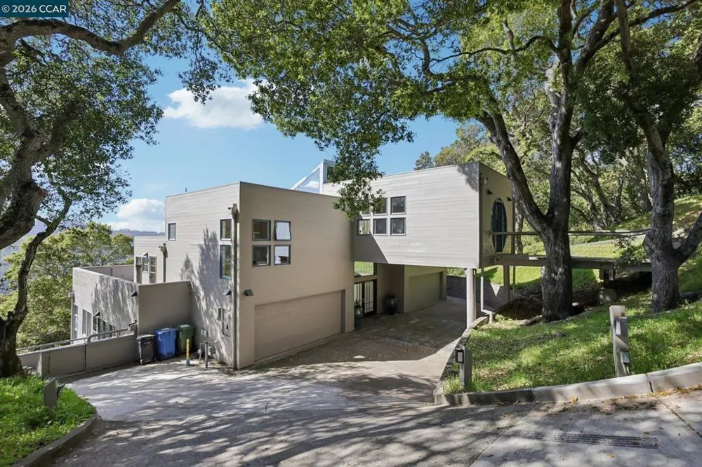 319 Tappan Terrace Orinda, CA 94563