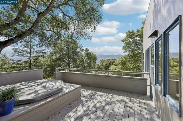 319 Tappan Terrace Orinda, CA 94563