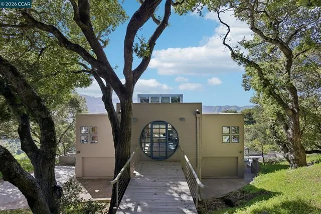 319 Tappan Terrace Orinda, CA 94563