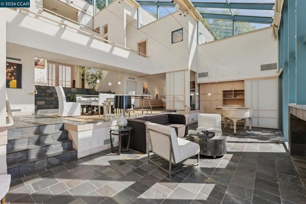 319 Tappan Terrace Orinda, CA 94563