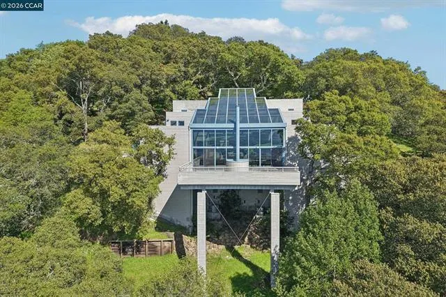 319 Tappan Terrace Orinda, CA 94563