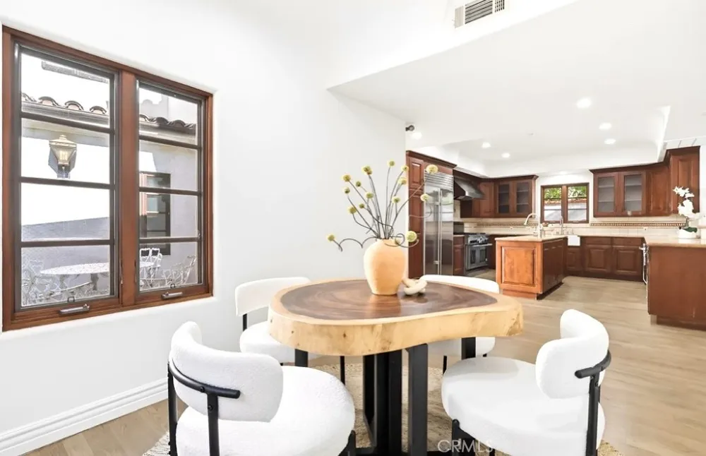 1805 Outpost Dr Los Angeles, CA 90068