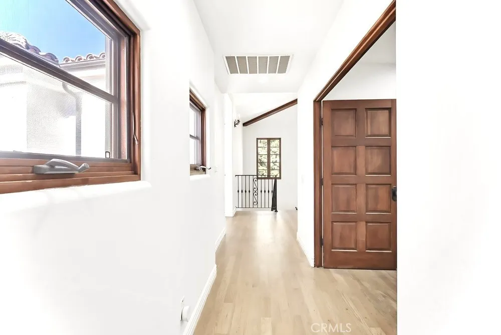 1805 Outpost Dr Los Angeles, CA 90068