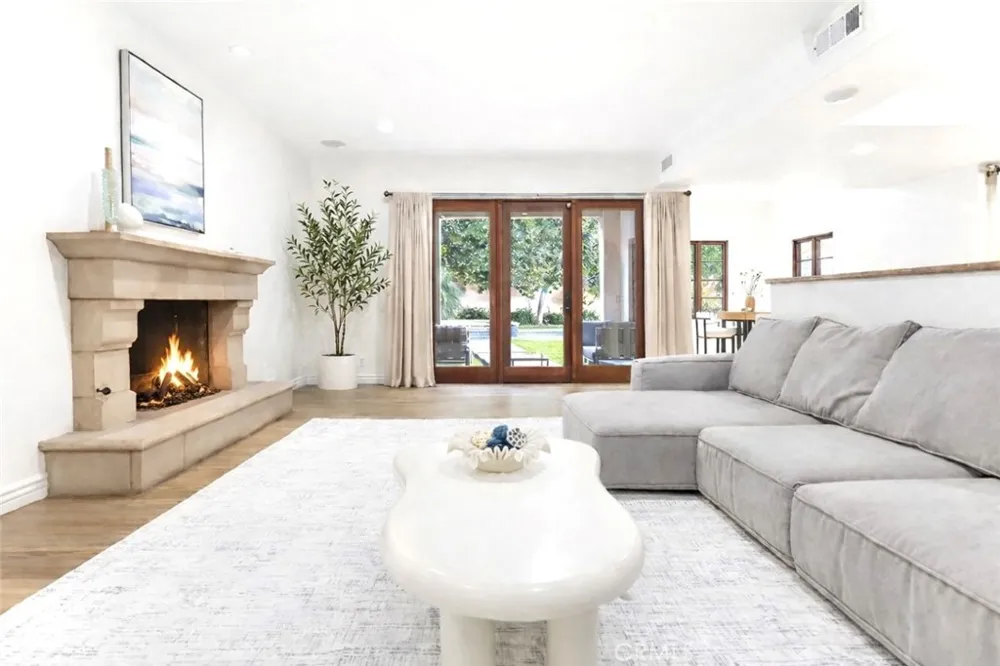 1805 Outpost Dr Los Angeles, CA 90068