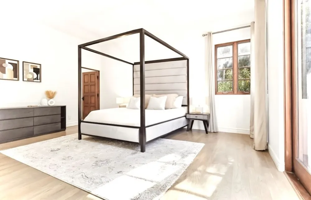 1805 Outpost Dr Los Angeles, CA 90068