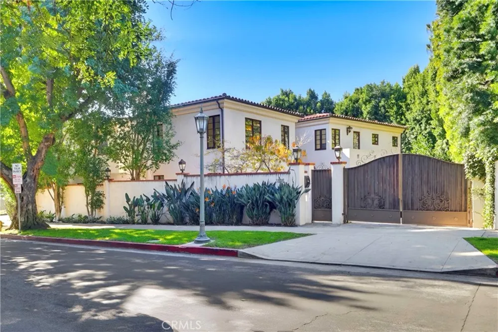 1805 Outpost Dr Los Angeles, CA 90068