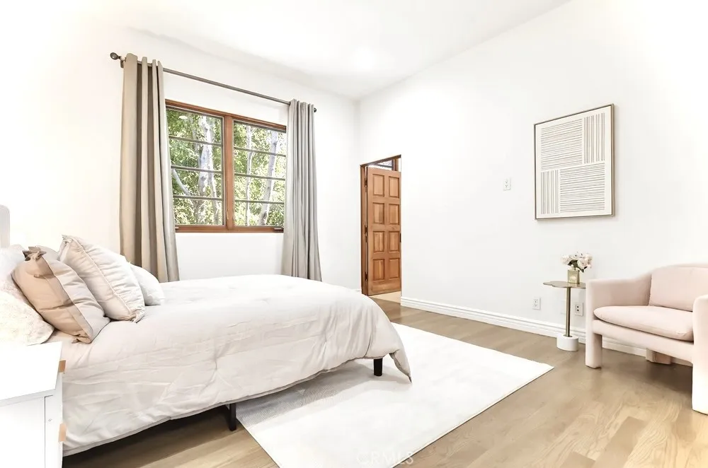 1805 Outpost Dr Los Angeles, CA 90068