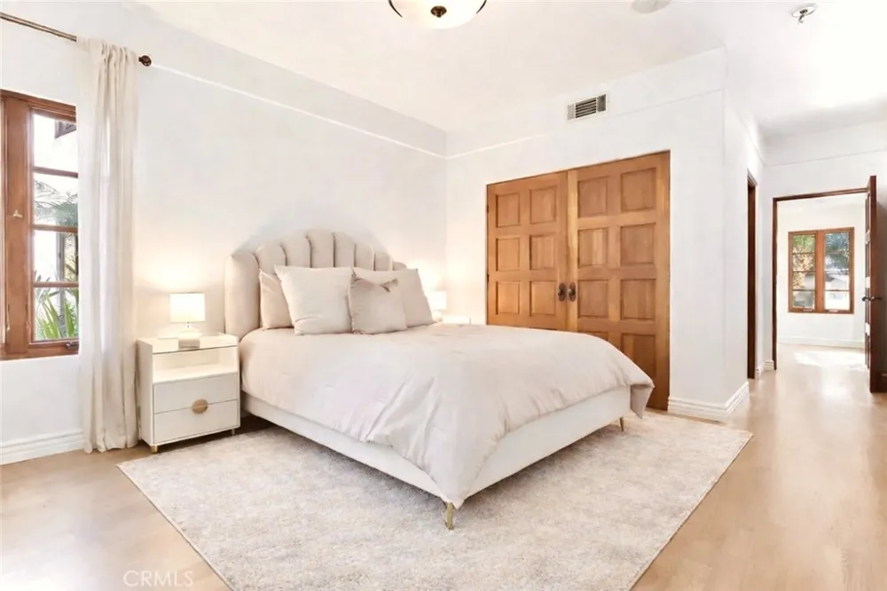 1805 Outpost Dr Los Angeles, CA 90068