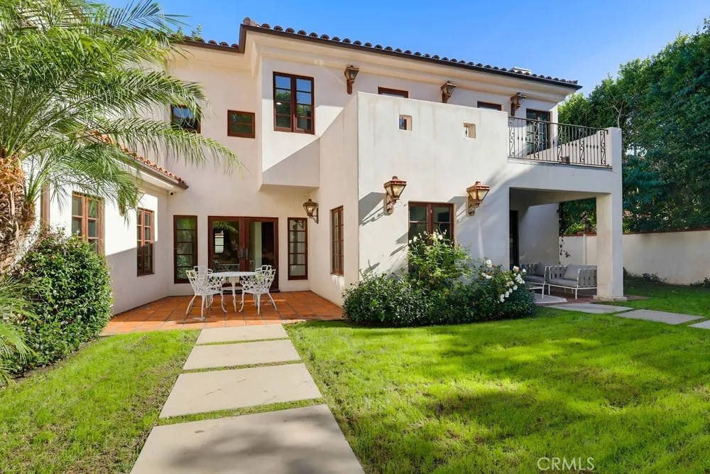 1805 Outpost Dr Los Angeles, CA 90068