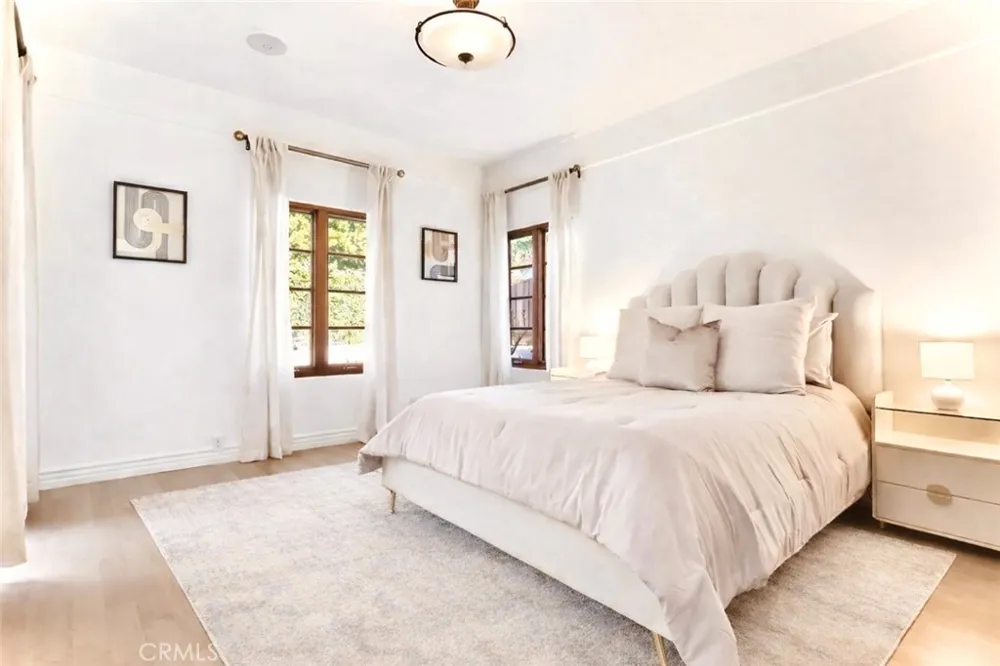 1805 Outpost Dr Los Angeles, CA 90068