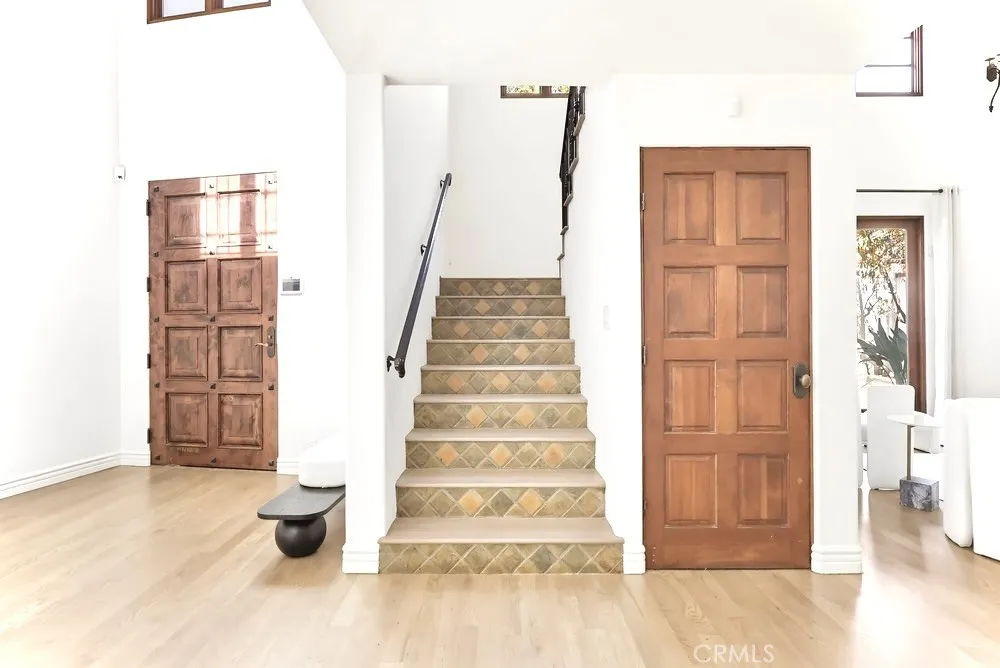 1805 Outpost Dr Los Angeles, CA 90068