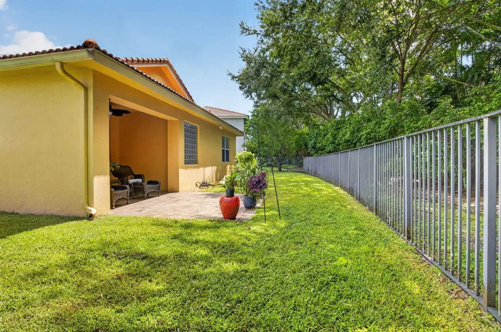 9262 Silver Glen Way Lake Worth, FL 33467