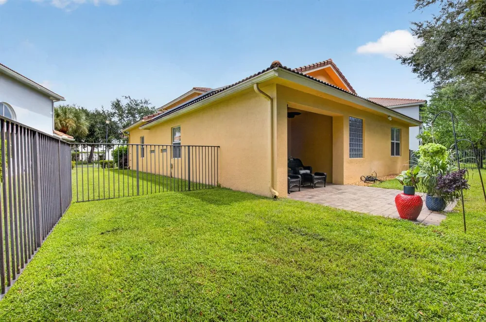 9262 Silver Glen Way Lake Worth, FL 33467
