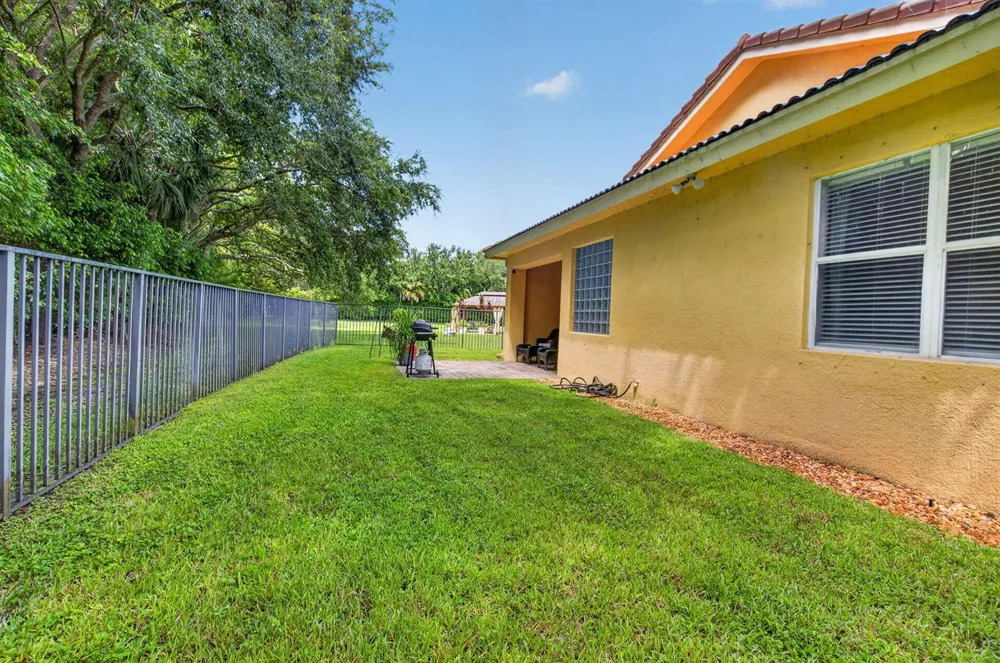 9262 Silver Glen Way Lake Worth, FL 33467