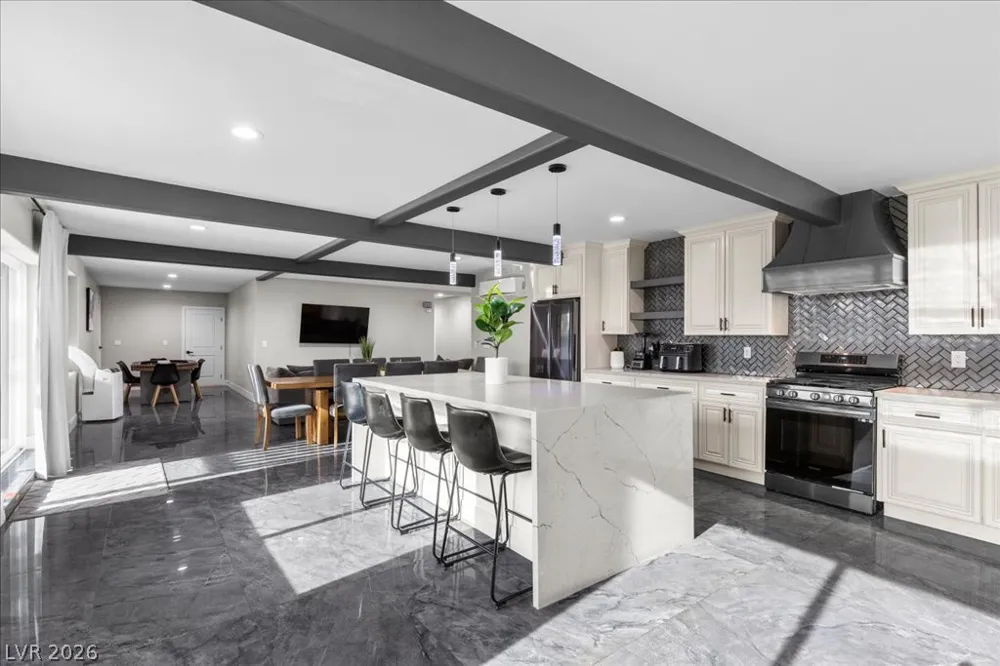 7061 S Valley View Boulevard Las Vegas, NV 89118