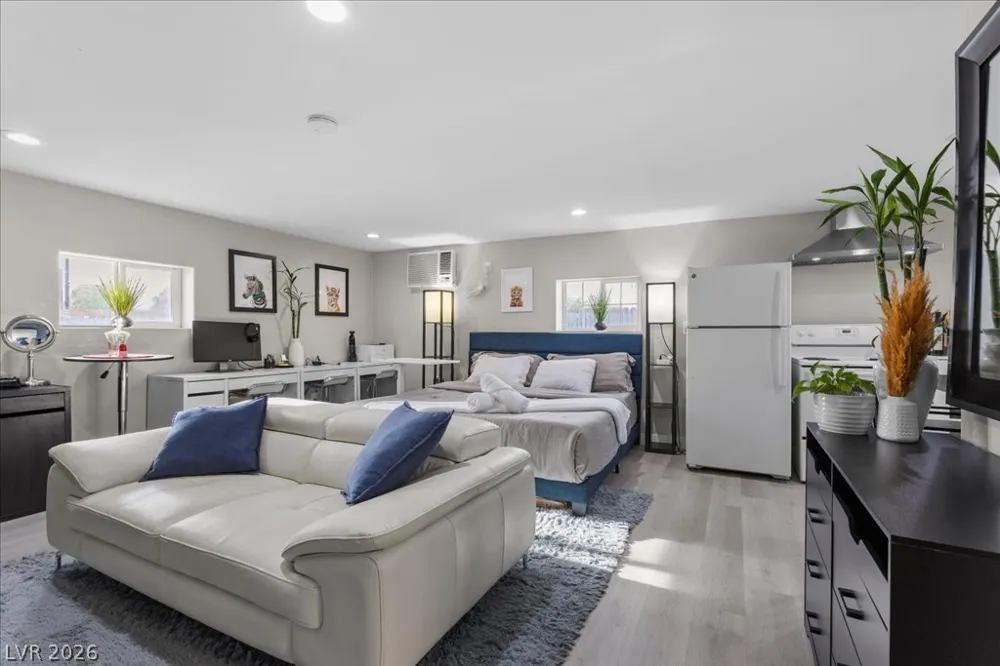 7061 S Valley View Boulevard Las Vegas, NV 89118