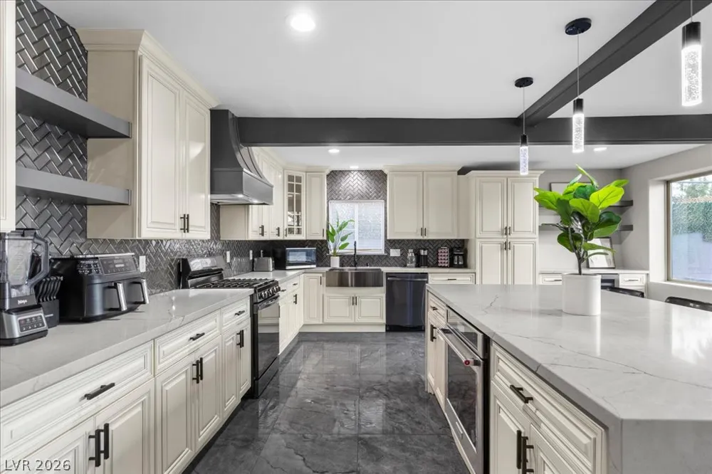 7061 S Valley View Boulevard Las Vegas, NV 89118