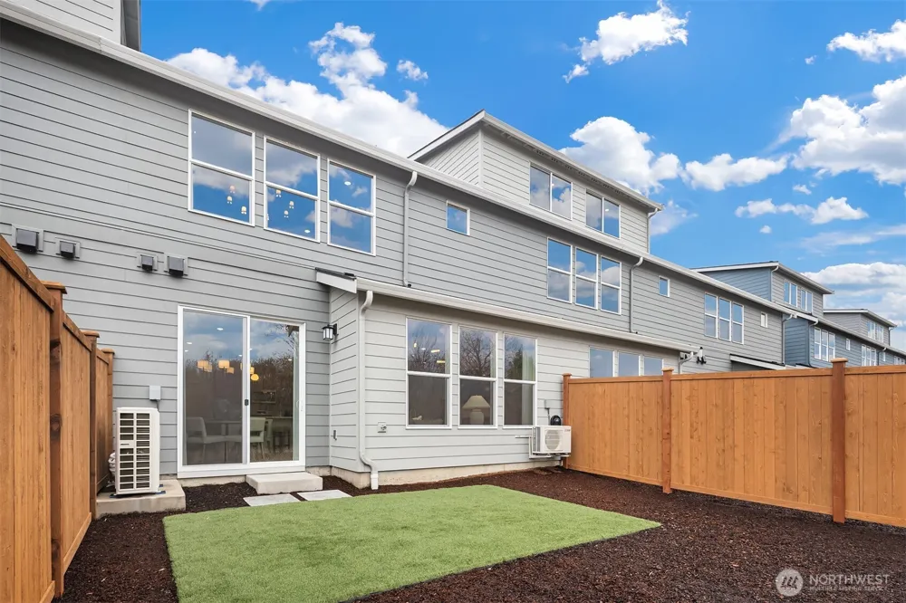 15822 23rd Avenue NE Marysville, WA 98271