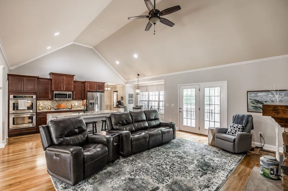 1364 Eastland Dr Ashland City, TN 37015