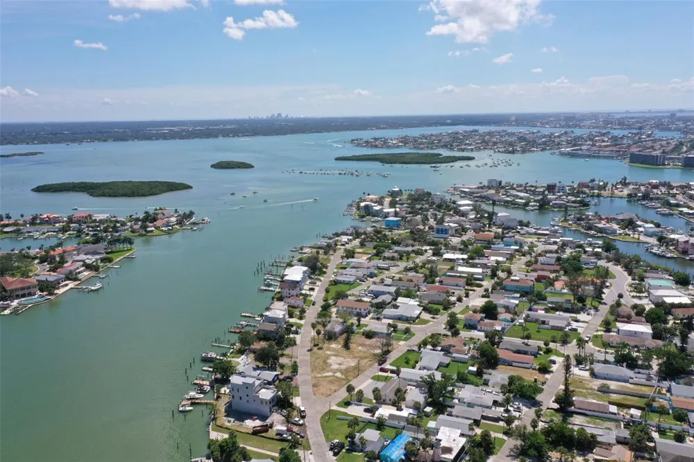 330 133RD AVENUE E Madeira Beach, FL 33708