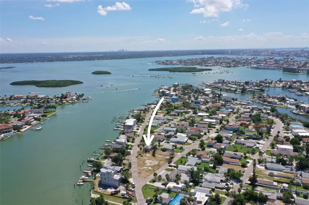 330 133RD AVENUE E Madeira Beach, FL 33708