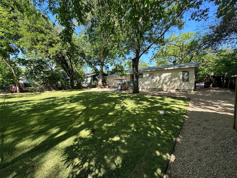 6004 Woodview Avenue Austin, TX 78757