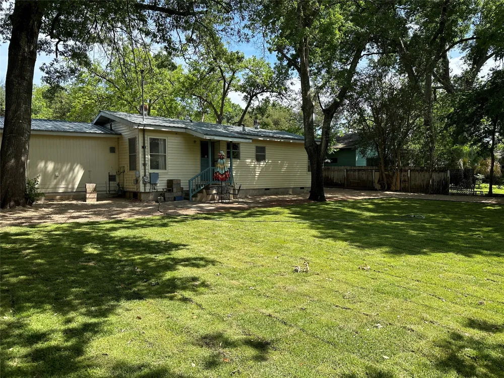 6004 Woodview Avenue Austin, TX 78757