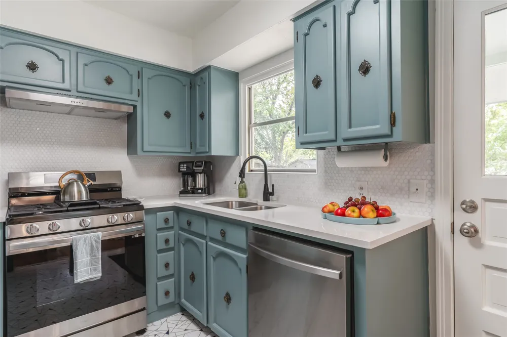 6004 Woodview Avenue Austin, TX 78757
