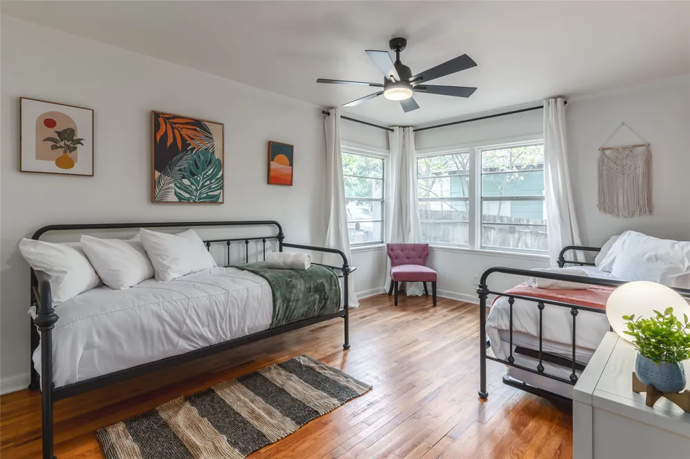6004 Woodview Avenue Austin, TX 78757