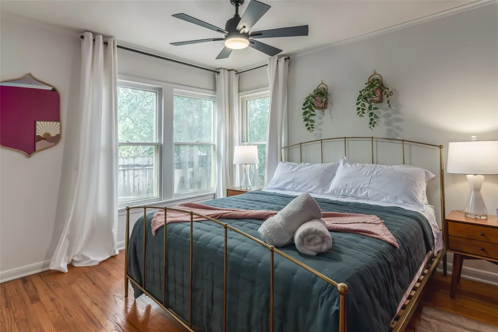 6004 Woodview Avenue Austin, TX 78757