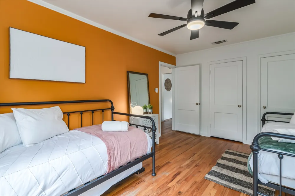 6004 Woodview Avenue Austin, TX 78757