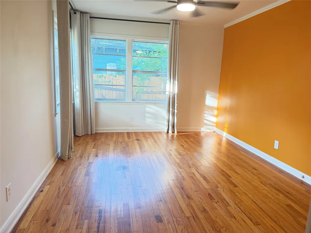 6004 Woodview Avenue Austin, TX 78757