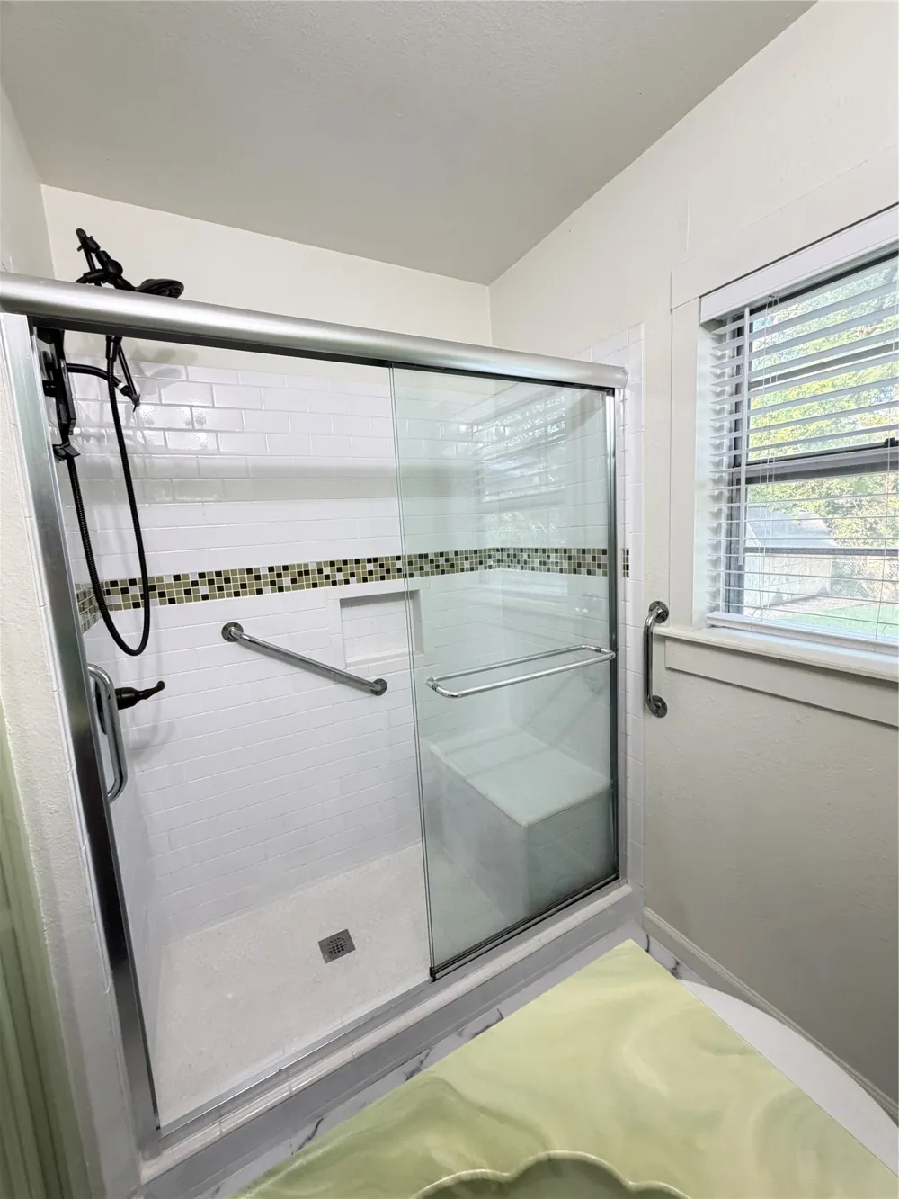 6004 Woodview Avenue Austin, TX 78757