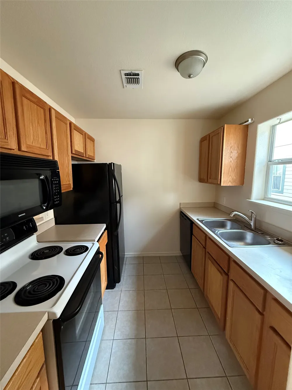 900 Pecan Street #203 Blanco, TX 78606