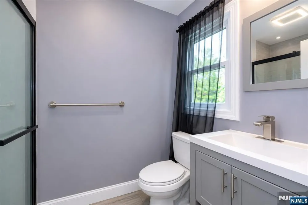 375 Queens Court Ridgewood, NJ 07450