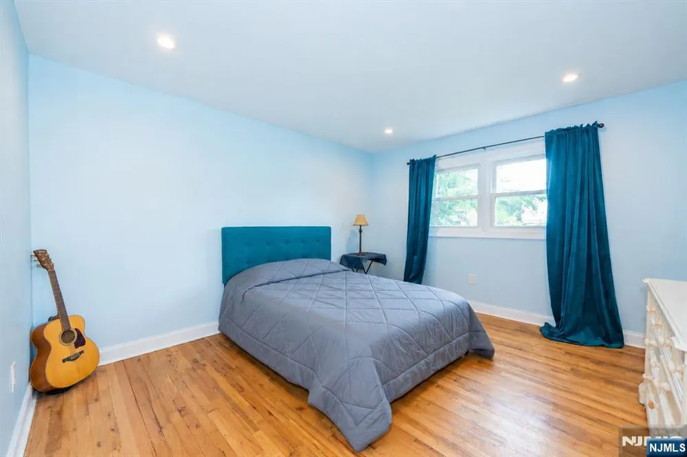 375 Queens Court Ridgewood, NJ 07450