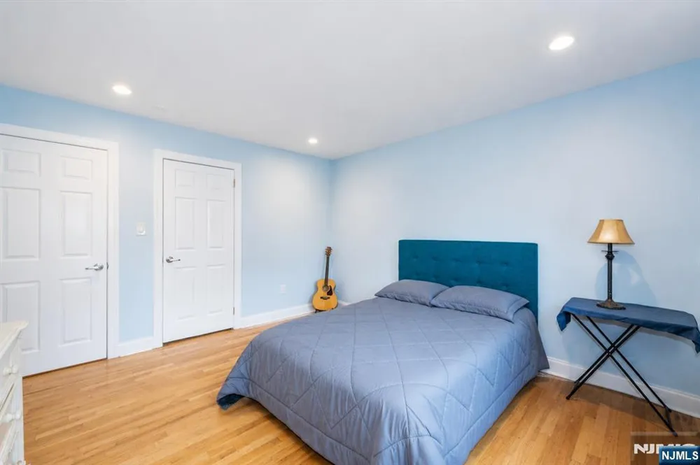 375 Queens Court Ridgewood, NJ 07450