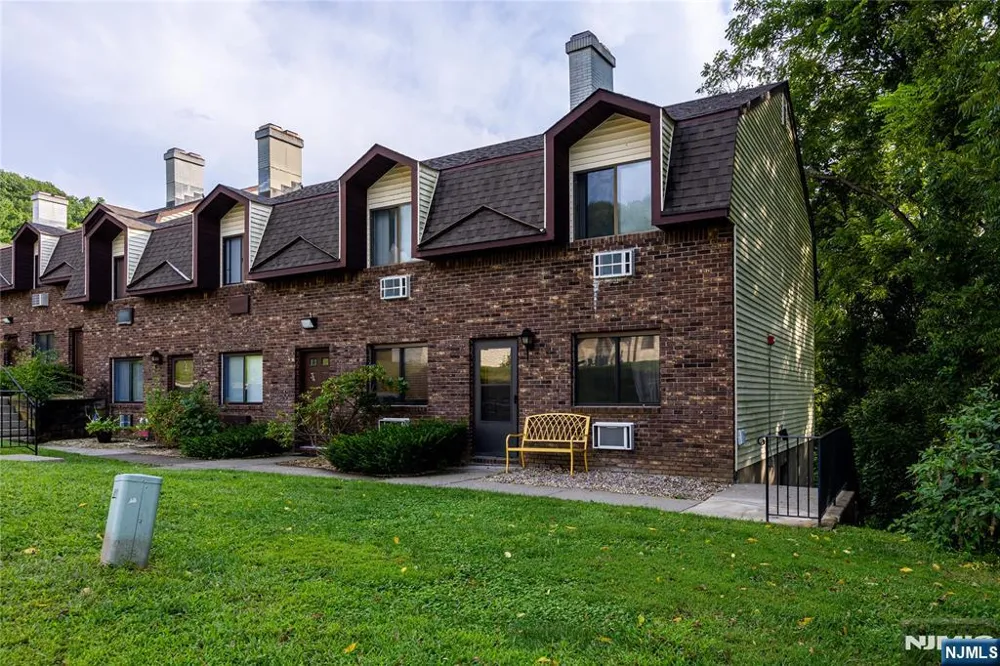 35 Great Gorge Terrace Vernon, NJ 07462