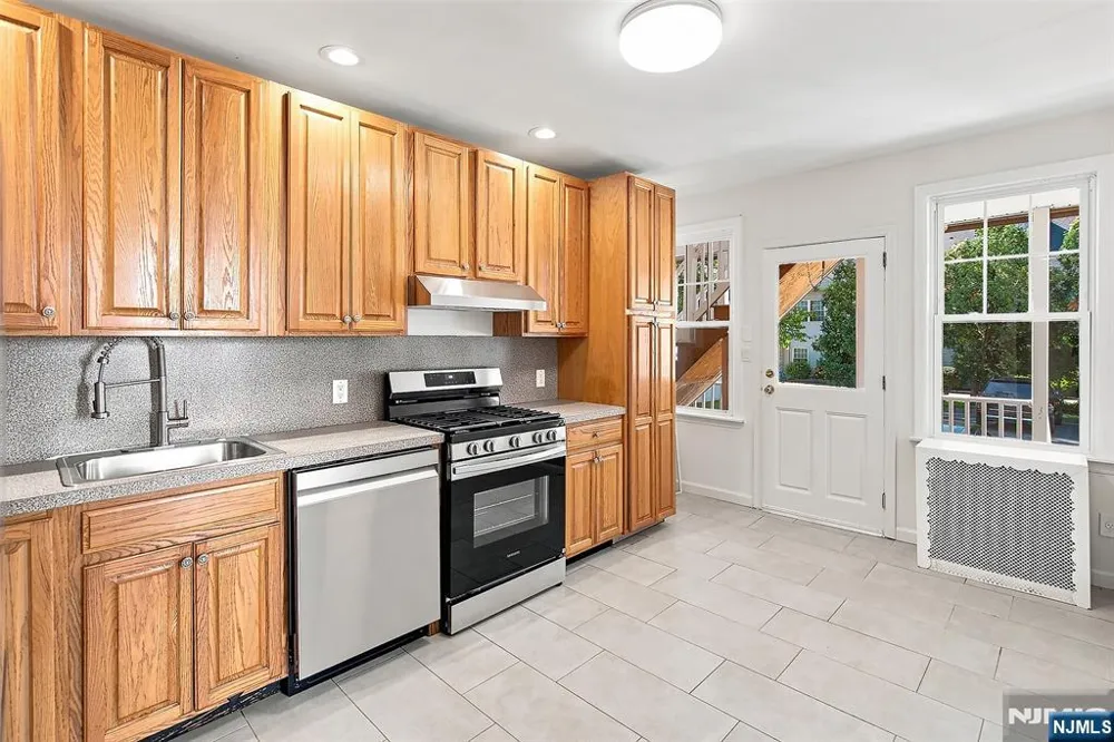 41 Central Avenue 41 A Rochelle Park, NJ 07662