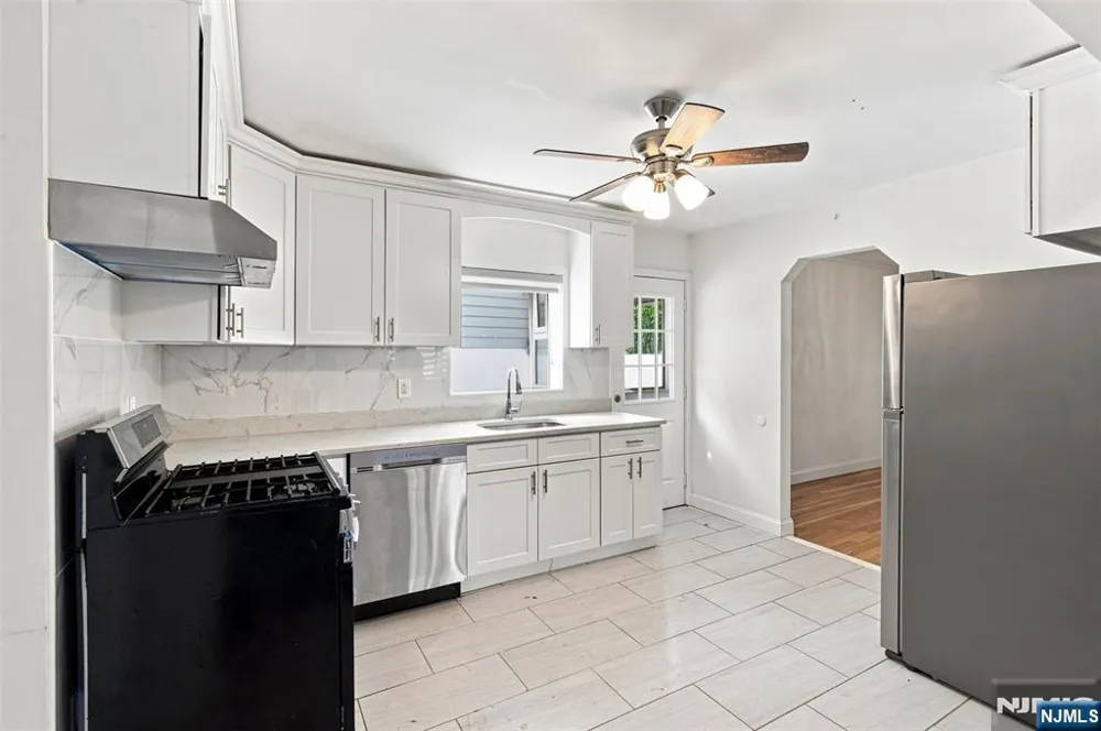 100 Overlook Avenue Leonia, NJ 07605