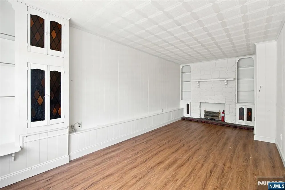 100 Overlook Avenue Leonia, NJ 07605