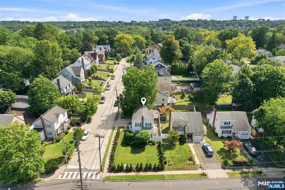 100 Overlook Avenue Leonia, NJ 07605