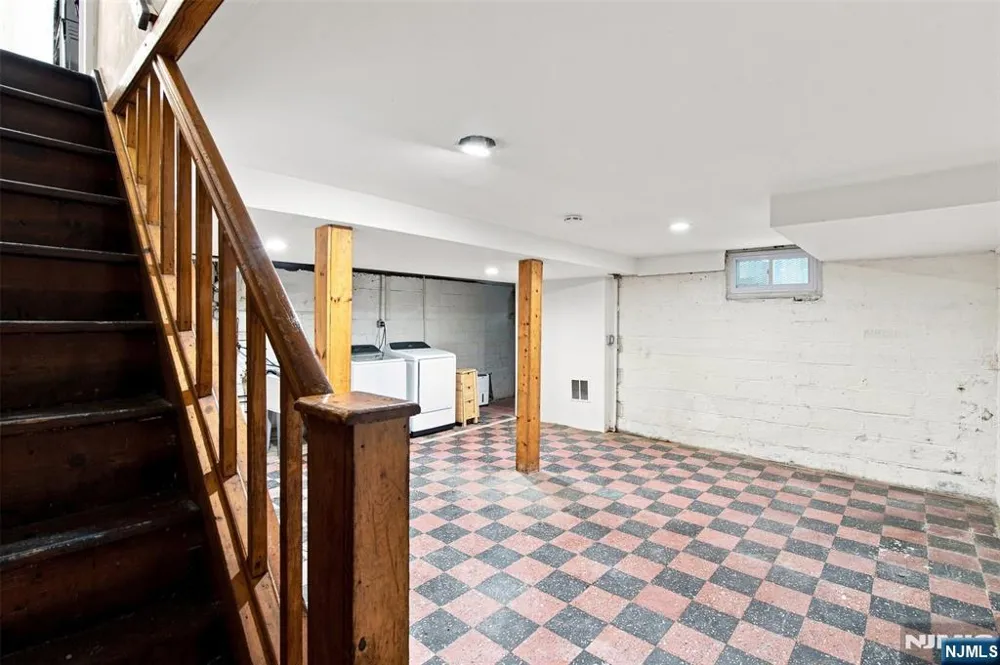 100 Overlook Avenue Leonia, NJ 07605