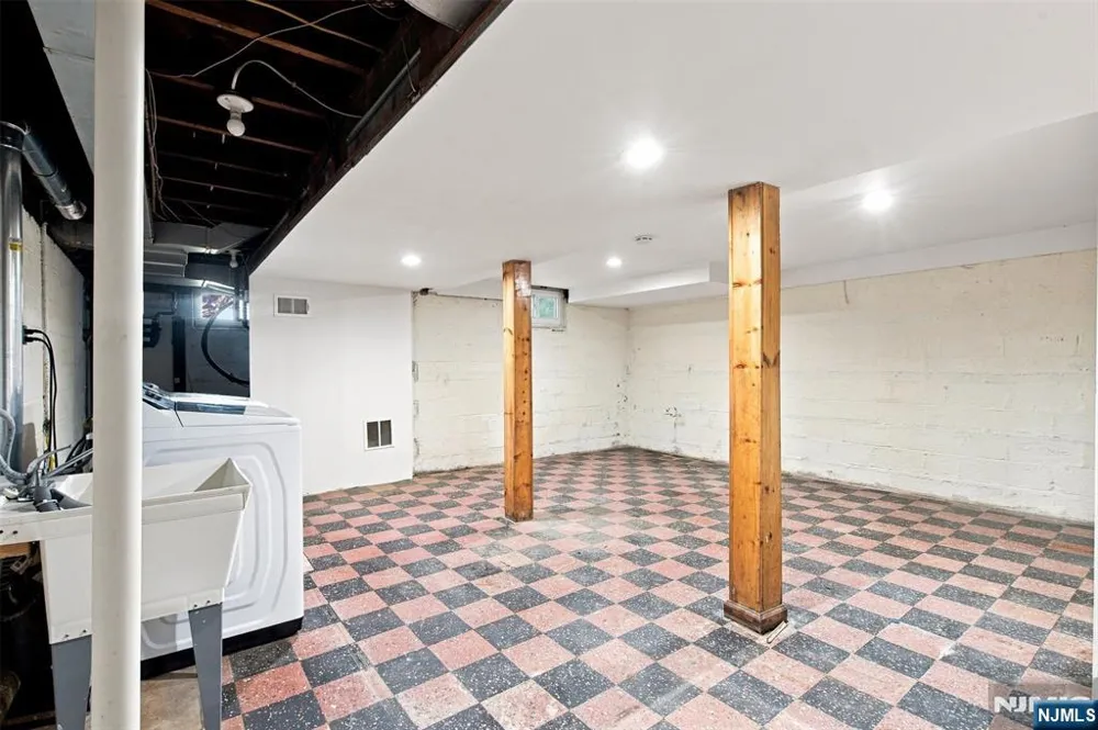 100 Overlook Avenue Leonia, NJ 07605