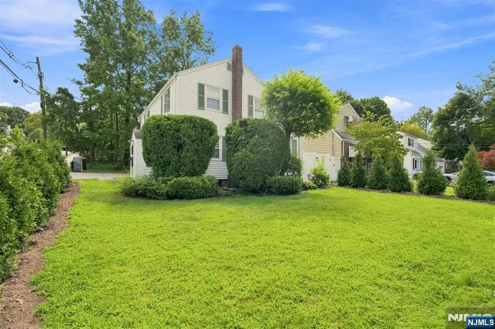 100 Overlook Avenue Leonia, NJ 07605